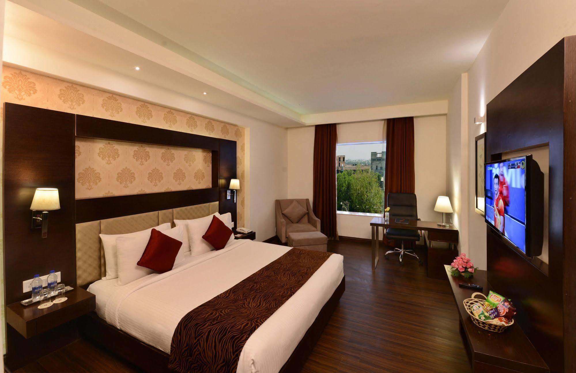 Jagrati Ananta Express Otel Jaipur Dış mekan fotoğraf