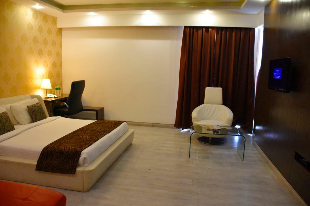 Jagrati Ananta Express Otel Jaipur Dış mekan fotoğraf